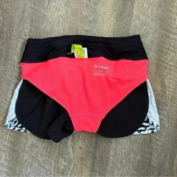 FREE 💟Women’s MPG Active  Lined Shorts - Picture 7 of 16
